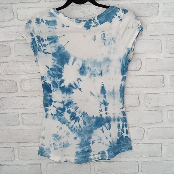 Add To Bundle | Express Blue & White Tie Dye Fitted Scoop Neck T-Shirt XS - Picture 2 of 10